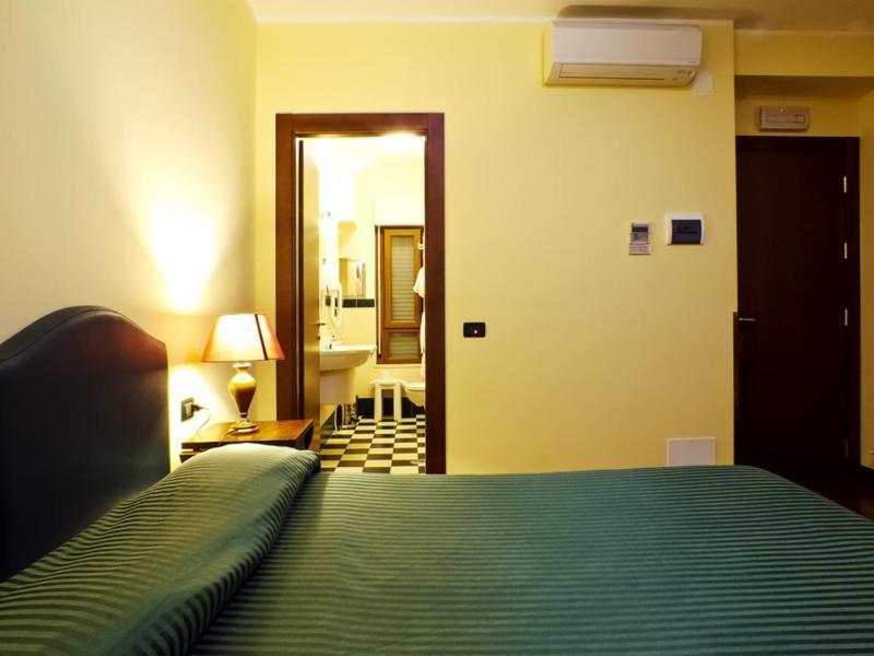 Relax Style House Central Rooms Pescara Exterior foto