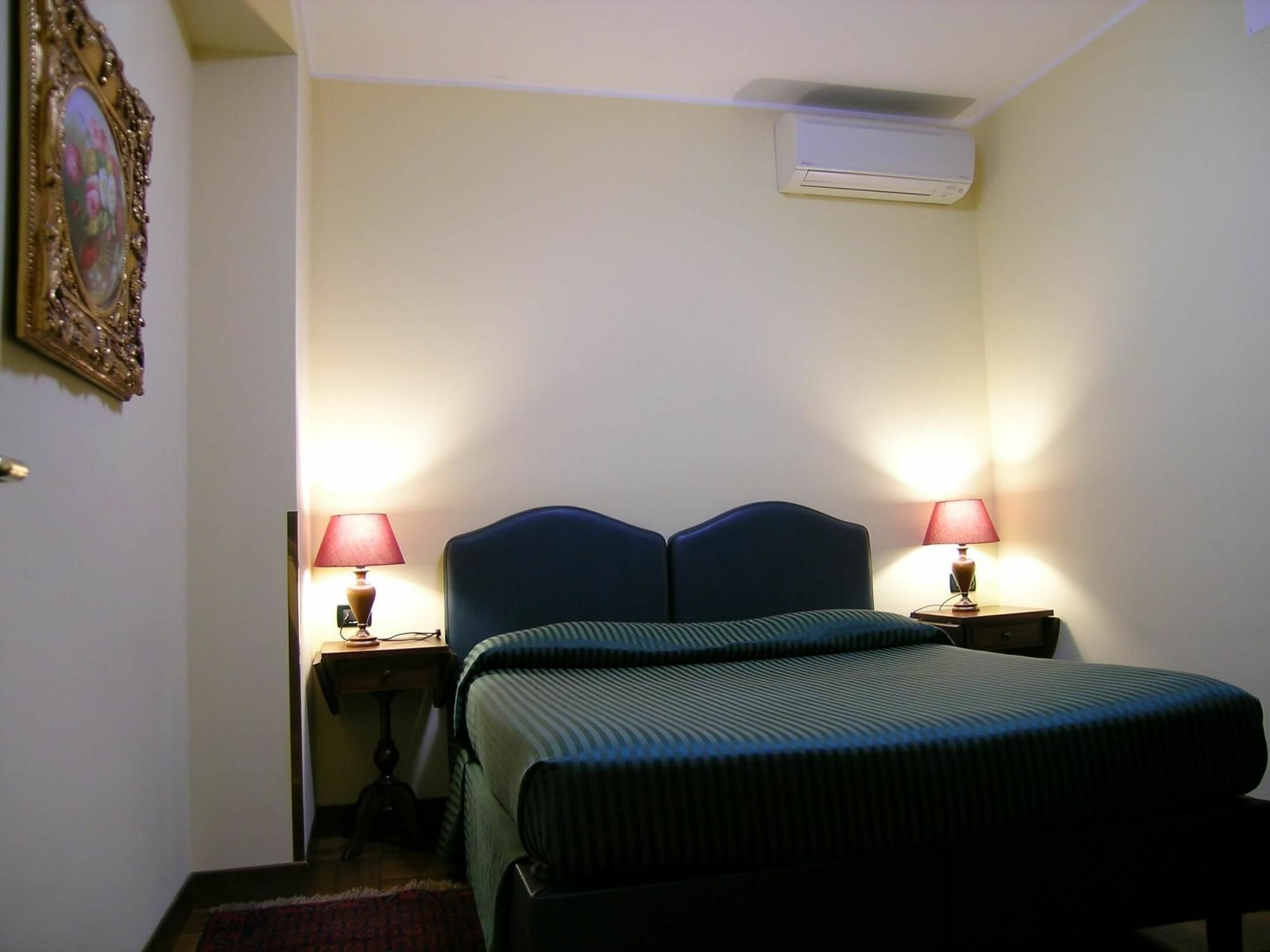 Relax Style House Central Rooms Pescara Exterior foto