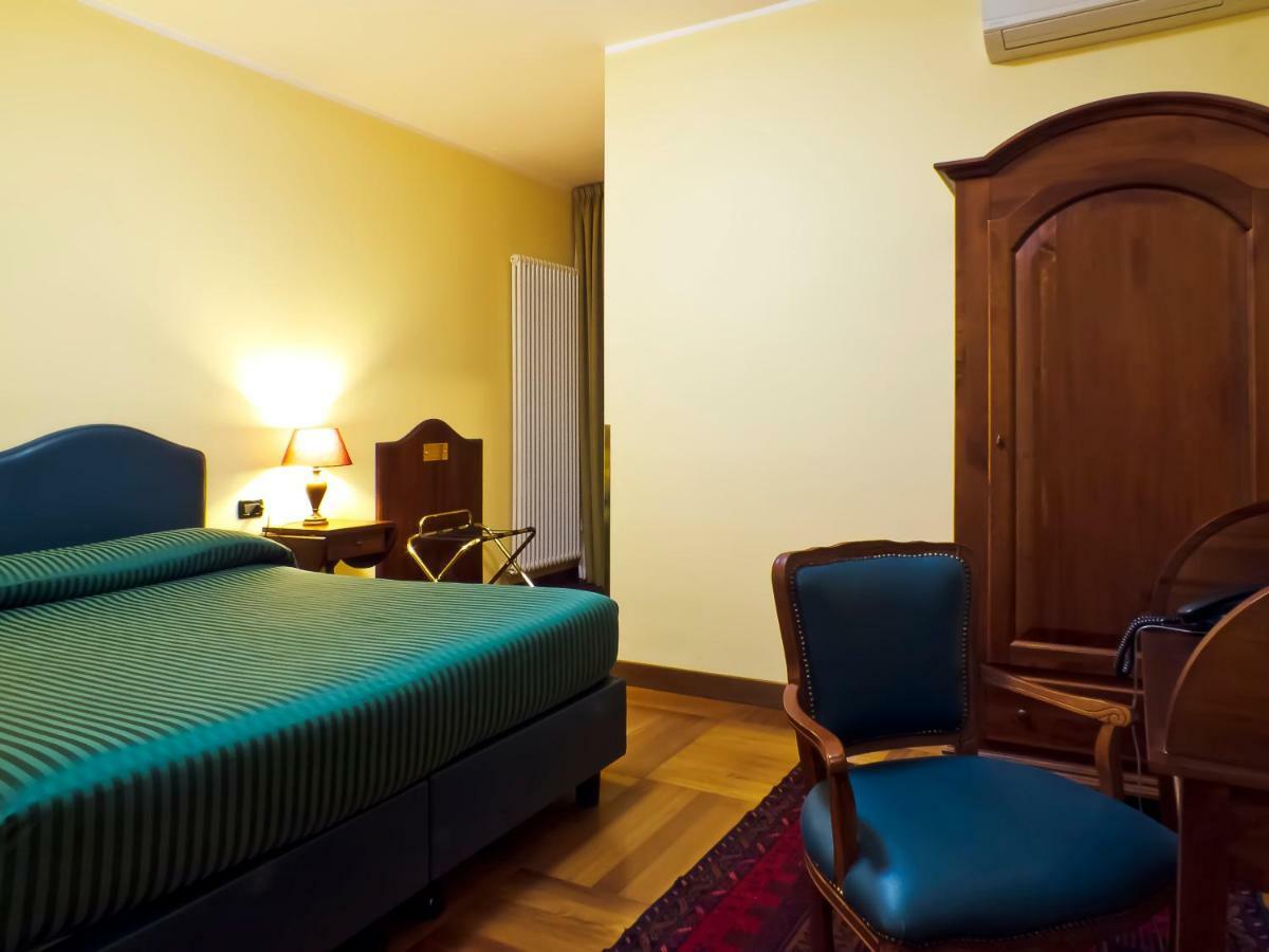 Relax Style House Central Rooms Pescara Exterior foto